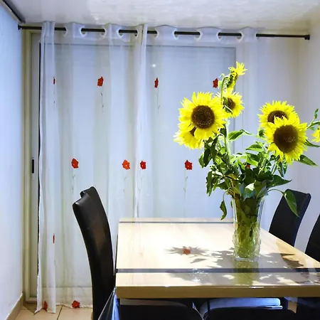 Дом отдыха Maison Super Calme Et Confortable - Idealement Situee - Clim - Vue Montagnes - Piscine Partagee - Parking Gratuit - Lou Tranquillou *